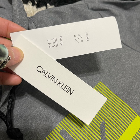 NWT Men’s Size Small Calvin Klein Linear Logo Print Drawstring Hoodie In Gray - Picture 7 of 12